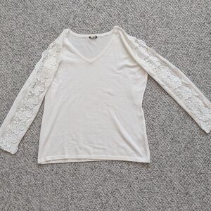 Vila Milano Womens (XL) Off-White V-Neck Sweater w/Full Sleeve Crochet Cut-Outs